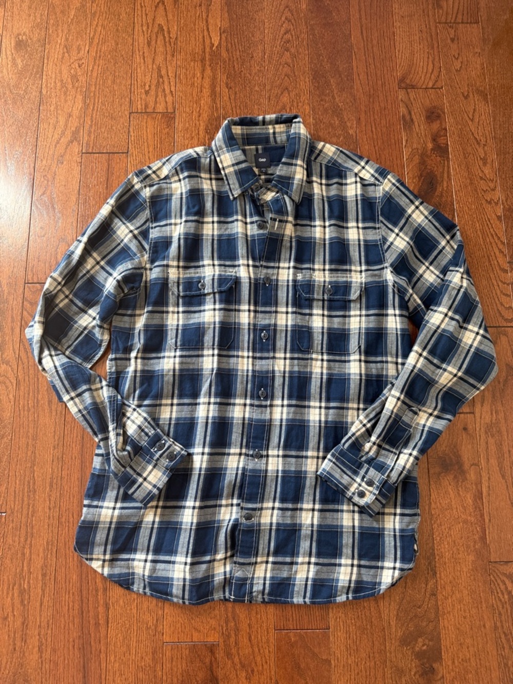 Vintage Men’s GAP Navy and Cream Plaid Button-Down Flannel Shirt